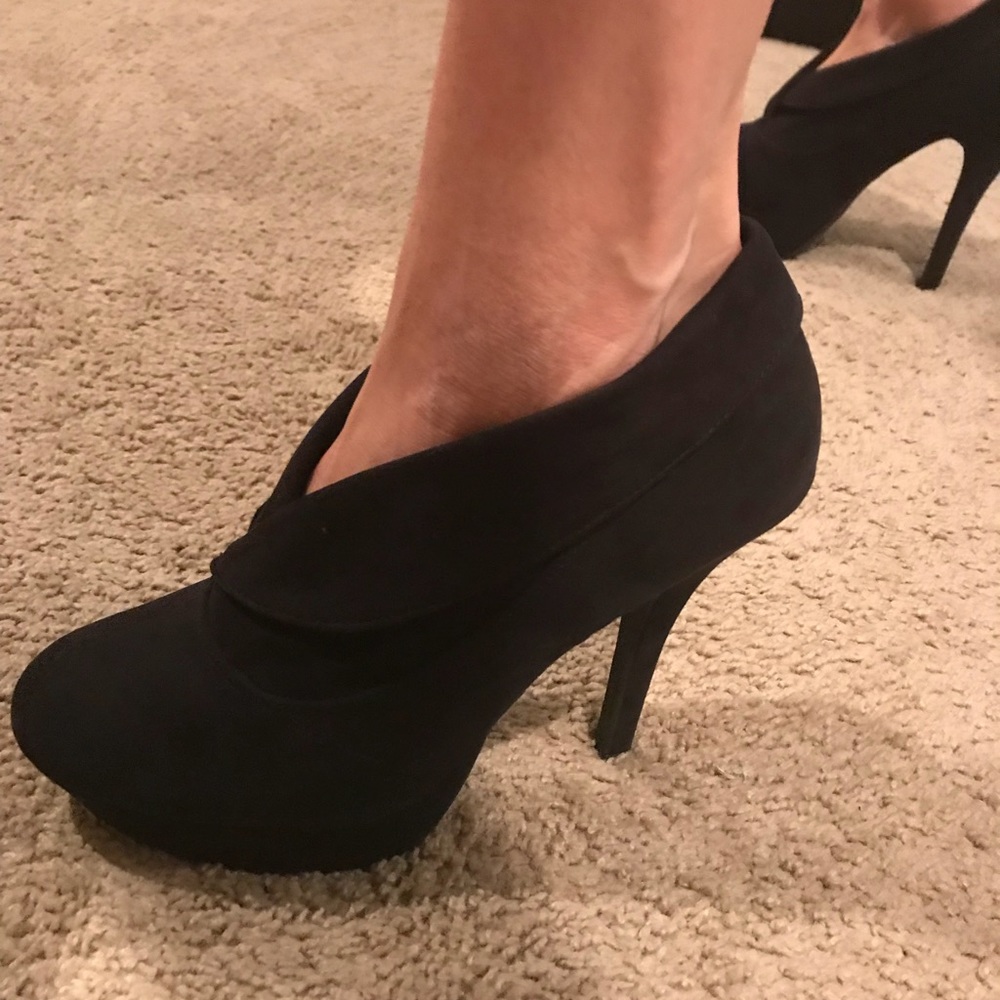 Mossimo heels super cute! Size 9